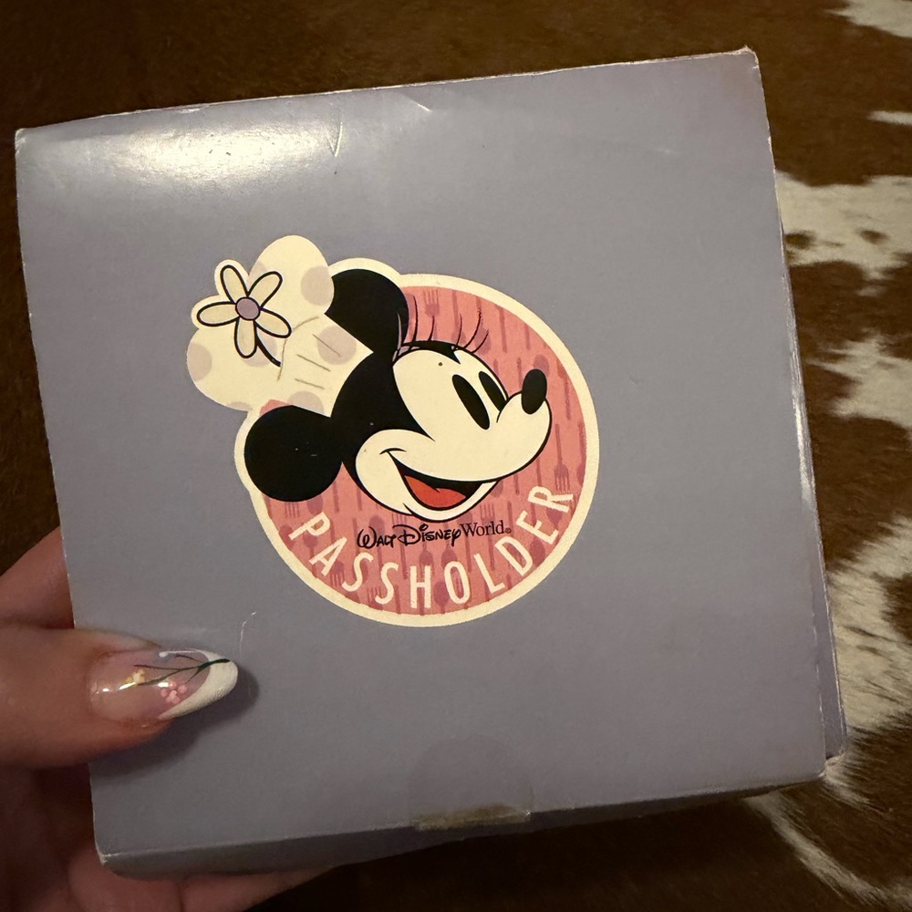 Walt Disney World Passholder Minnie Mouse Wooden Coaster Set